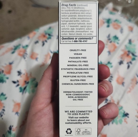 BareMinerals BAREPRO 24HR Performance liquid foundation 1 fl.oz, GOLDEN IVORY - Picture 5 of 5